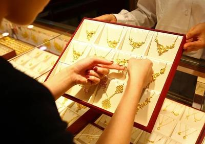 黃金首飾零售價(jià)505一克，為何國(guó)際金價(jià)尚未創(chuàng)歷史新高？